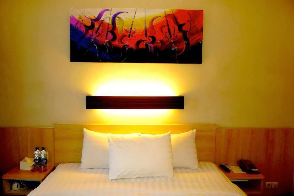 Palloma Hotel Kuta Кута Екстериор снимка